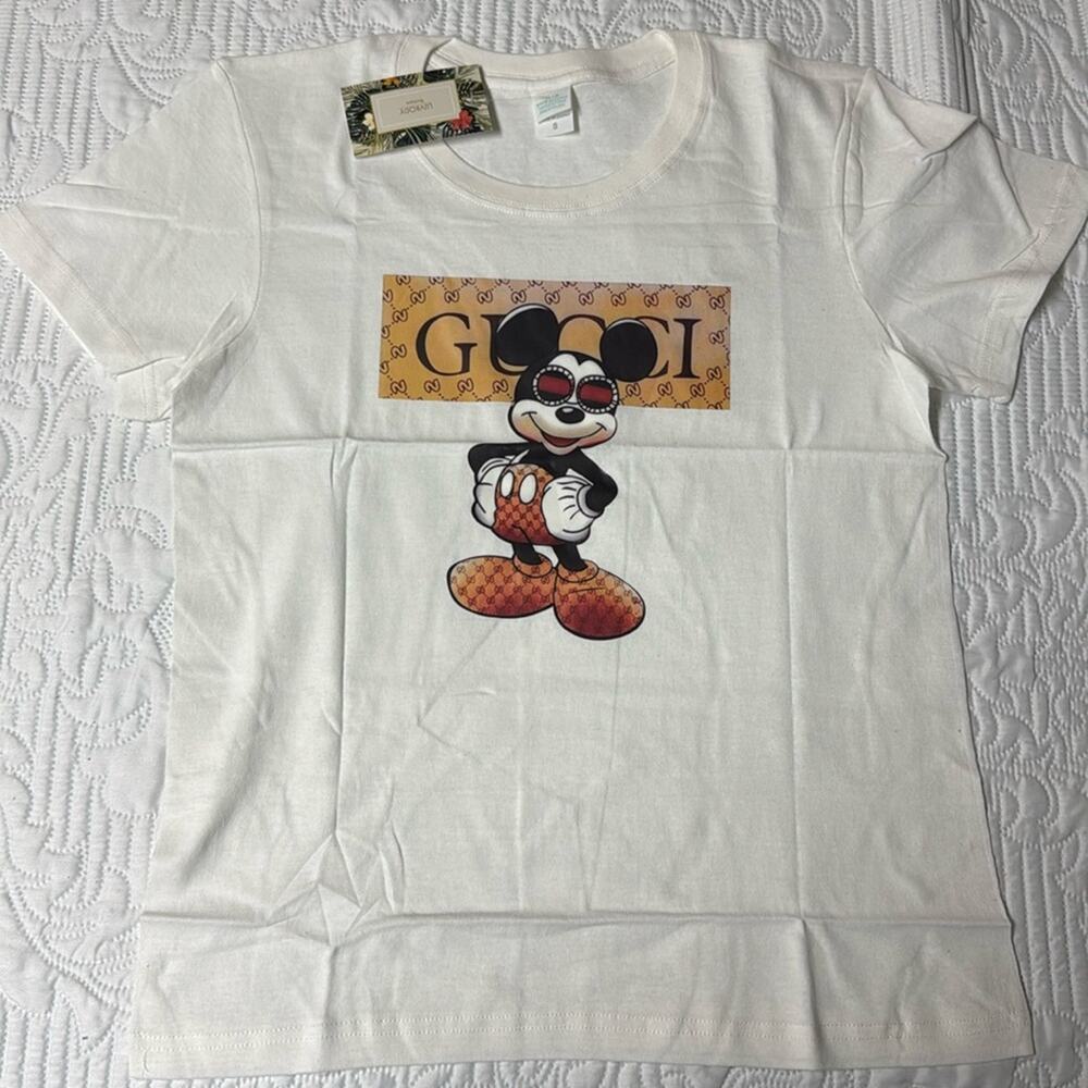 NWT Women’s Mickey Mouse Shirt Size Small